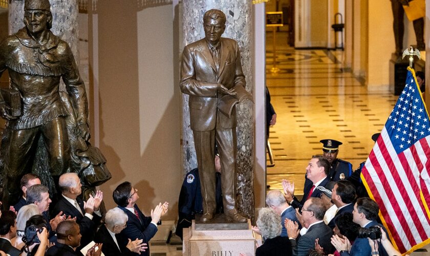 Statuesque Rev. Graham tribute comes to the Capitol, but shies away from the limelight