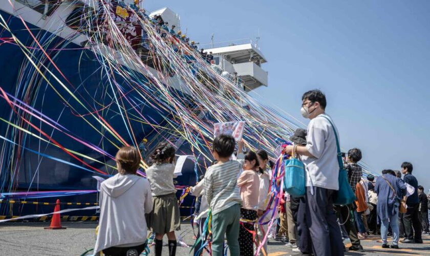 Le Japon lance un nouveau navire-usine pour chasser les baleines