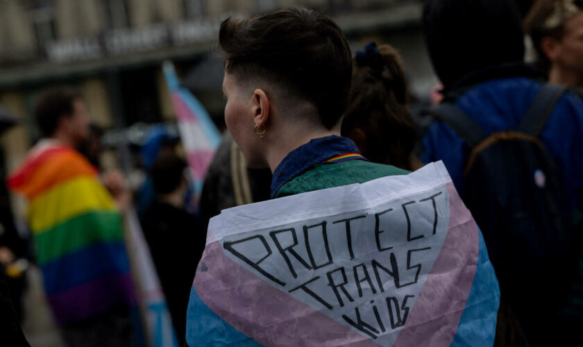 Transidentité des mineurs : accusé d’être transphobe, le texte des LR remanié en commission