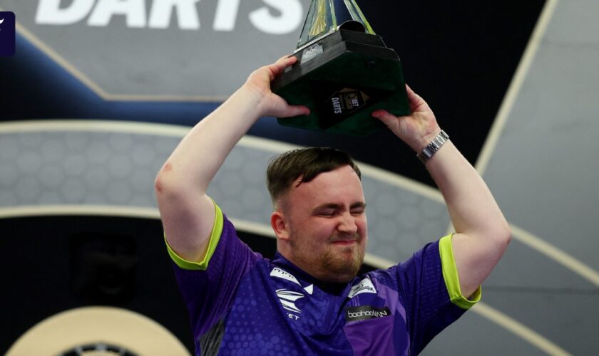 Mit seltenem Neun-Darter: Luke Littler gewinnt Darts-Premier-League