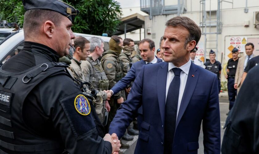 À Nouméa, Emmanuel Macron relance un fragile dialogue politique pour sortir de la violence