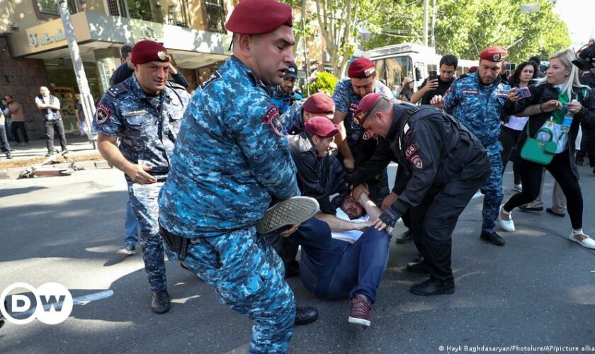 Armenia detains hundreds of anti-government protesters