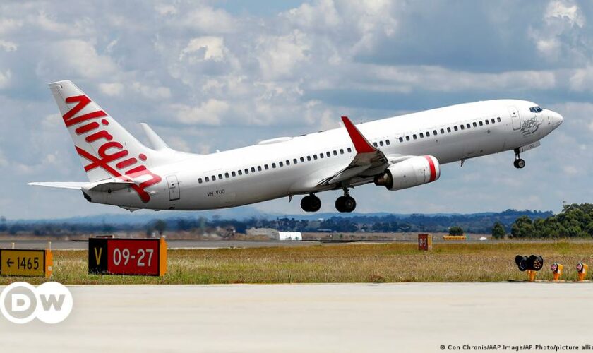 Australia: Man arrested after running naked through plane