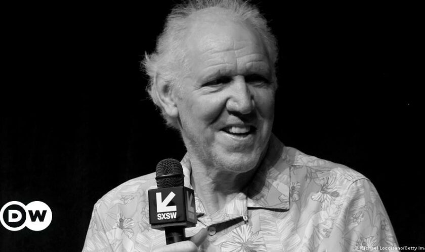 Bill Walton: Ex-NBA Hall of Fame player dies at 71