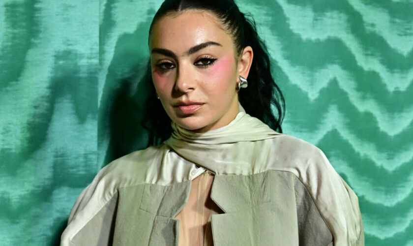 Avec “Brat”, la Britannique Charli XCX livre un album “insolemment underground”