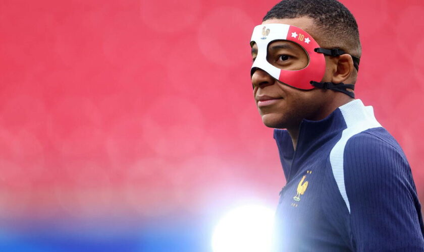 Euro 2024 : Kylian Mbappé ne pourra pas porter un masque tricolore en compétition, selon le règlement de l’UEFA