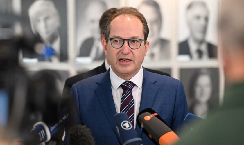 CSU-Landesgruppenchef: Alexander Dobrindt droht arbeitslosen Ukrainern mit Ausweisung