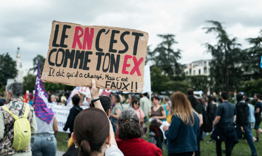 200 associations féministes défilent ce dimanche contre l’extrême droite partout en France