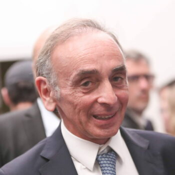 Zemmour s'amuse sur une chanson raciste qui soutient Bardella