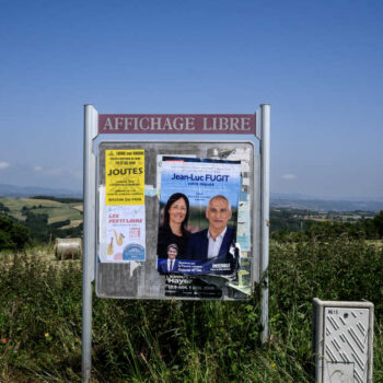 Pour les législatives en France, une “ruée vers les procurations”