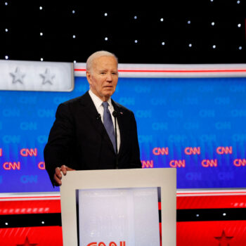 Après un débat "catastrophique” face à Donald Trump, Joe Biden peut-il encore être candidat ?