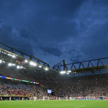 EM-Achtelfinale: Videoaufnahmen zeigen Vermummten unter Dortmunder Stadiondach