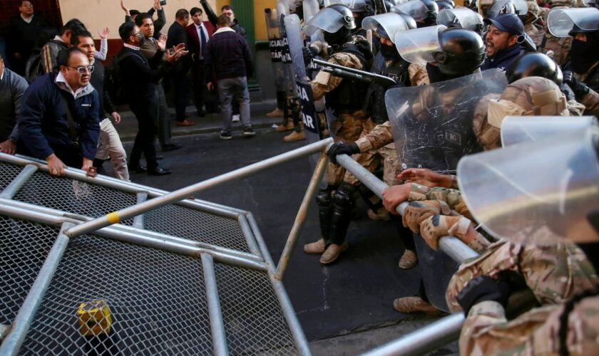 Bolivian soldiers storm plaza; former general accused of coup attempt