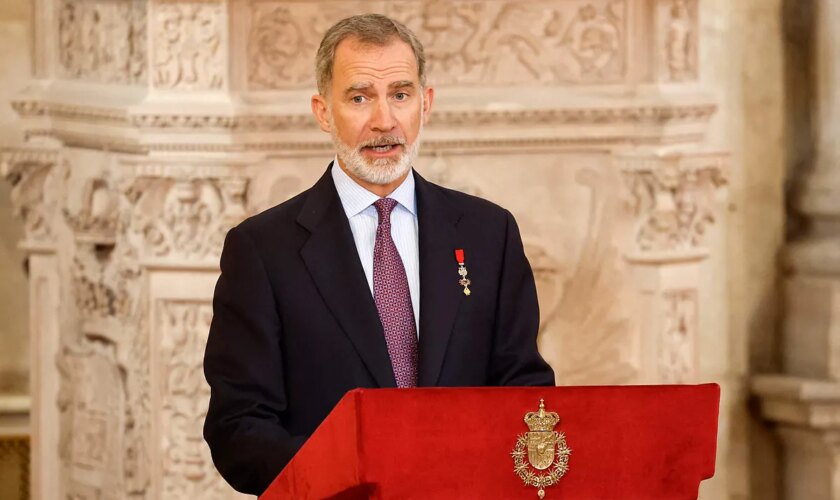 Felipe VI renueva su compromiso con España: promete "integridad" y actuar "de forma responsable asumiendo incluso un coste personal"