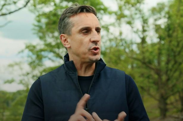 Gary Neville delivers scathing verdict on Tories as he backs Keir Starmer