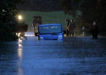 Hochwasser in Bayern und Baden-Württemberg: Kellernutzung meiden - Pegelstände steigen rapide an