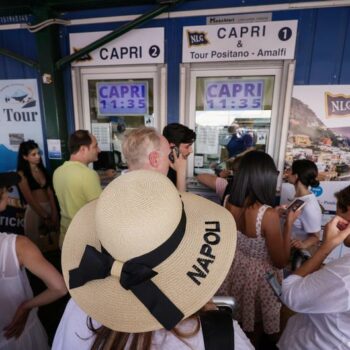 Italy: Capri mayor blocks tourists amid water shortage