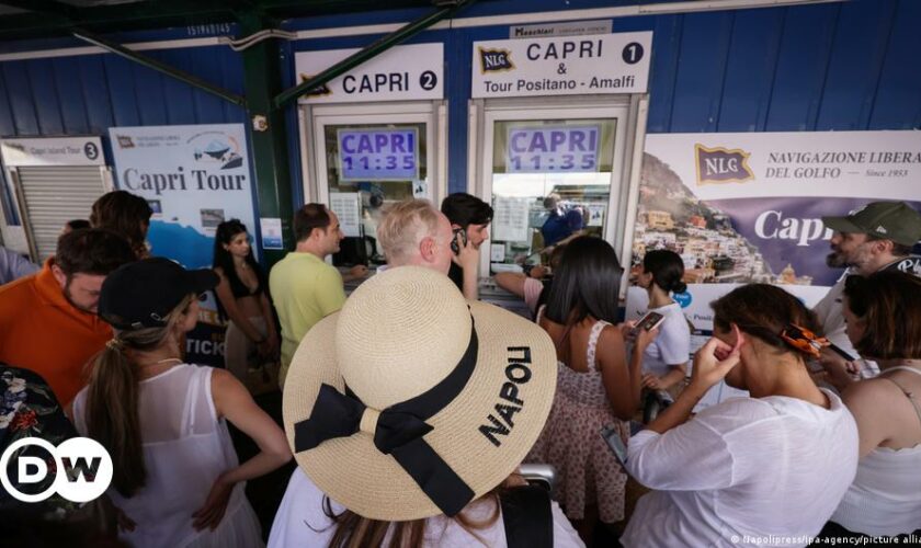 Italy: Capri mayor blocks tourists amid water shortage