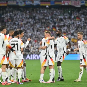 Kroos dirige el histórico baile de Alemania a Escocia para meter miedo a Europa