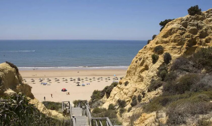 Las playas más baratas de Andalucía para viajar en julio