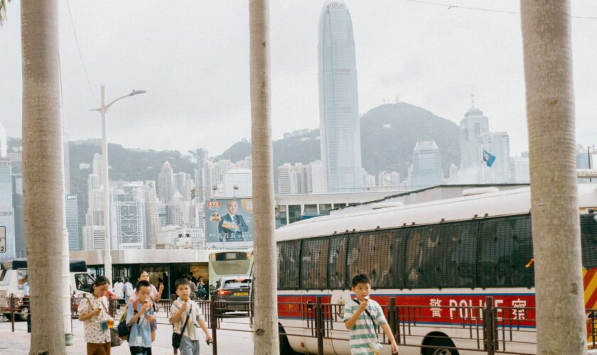 Les élèves hongkongais chantent l'hymne national trop mollement selon la Chine