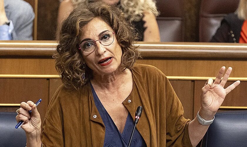 Montero eleva su oferta al independentismo: apela al Estatut que contiene la Agencia Tributaria de Cataluña