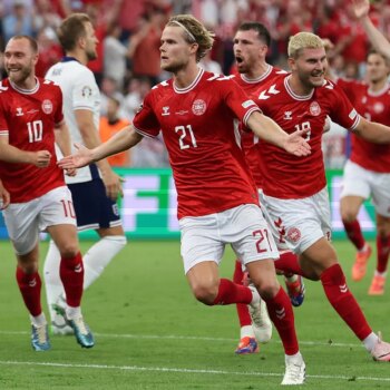 Southgate desespera a una Inglaterra que tropieza pidiendo la hora contra Dinamarca