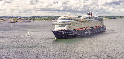 Taufe der »Mein Schiff 7" in Kiel: Pack das Methanol in den Tank – irgendwann