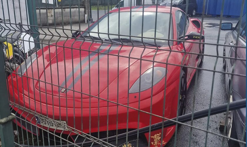 Victoria y derrota del 'Ferrari no Ferrari' de Arteixo: "Tengo el coche y la vida destrozados", nos dice su dueño