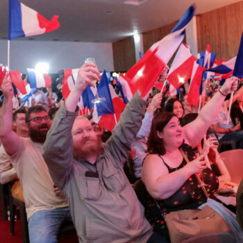 🔴 Législatives en direct : après la percée du RN, les tractations pour le second tour commencent