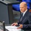 Mitten in der heißen Phase der Haushaltsverhandlungen stellt sich Scholz den Fragen der Abgeordneten