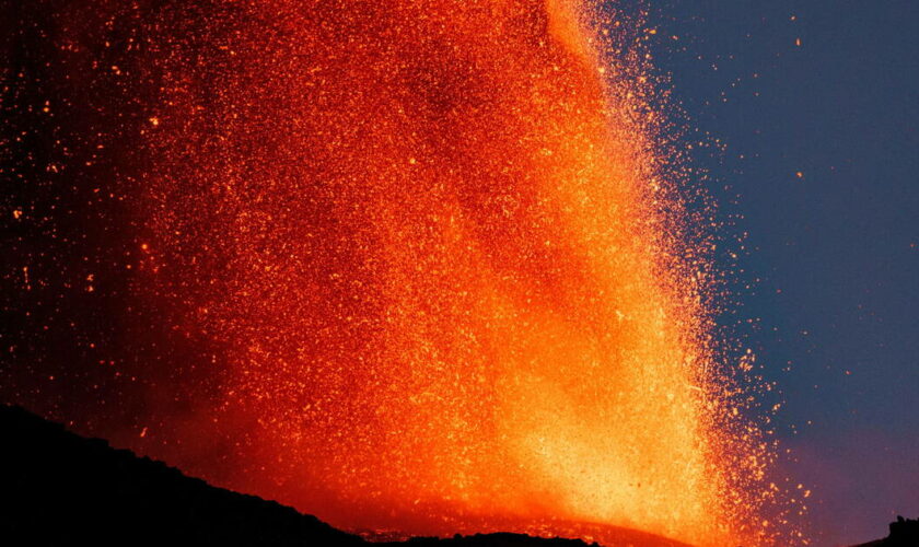 L’Etna en éruption, reprise progressive des vols à l’aéroport de Catane