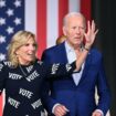 Le président américain Joe Biden et son épouse Jill Biden arrivent à Raleigh (Caroline du Nord, sud-est) pour un meeting, le 28 juin 2024