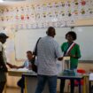 Dans un bureau de vote à Sainte-Rose en Guadeloupe, le 29 juin 2024