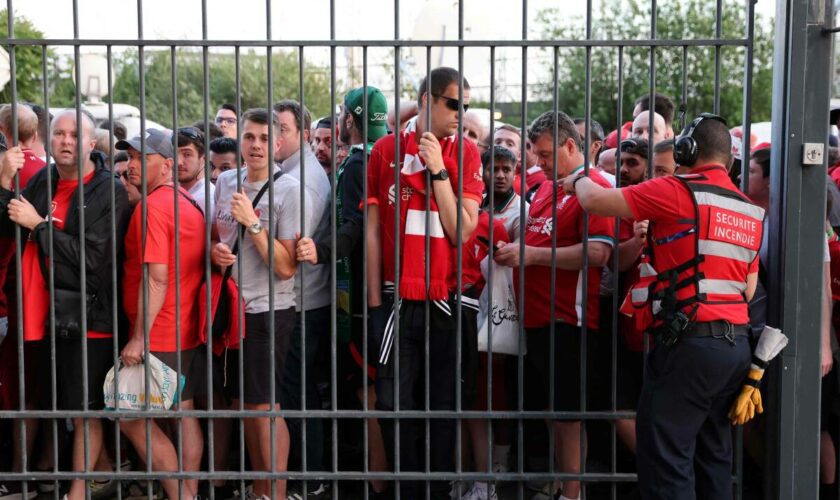 Fiasco du stade de France : la Défenseure des droits demande du changement sur le recours aux gaz lacrymogènes