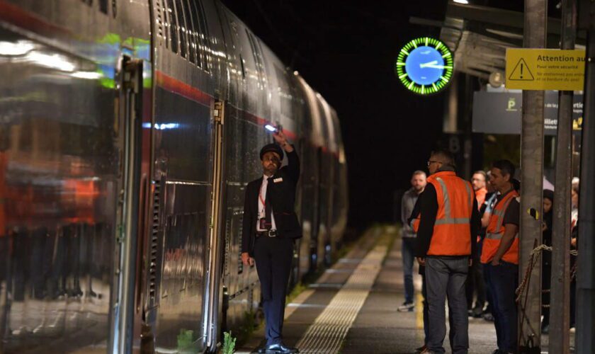 Sarthe : un TGV Paris-Nantes évacué pendant plusieurs heures en raison d’une «odeur forte et incommodante»