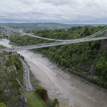 À Bristol, les deux valises abandonnées contenaient des restes humains