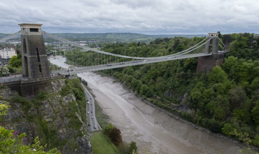 À Bristol, les deux valises abandonnées contenaient des restes humains