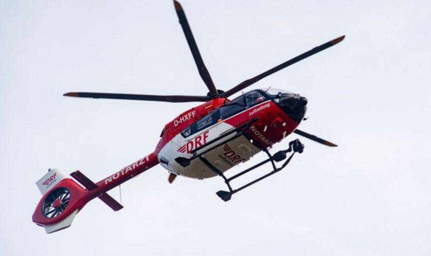 Fünf Menschen sind bei einem Autounfall im Landkreis Vorpommern-Rügen verletzt worden - eine 15-Jährige schwer. Foto: Stefan Sau