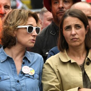 Les secrétaires générales de la CFDT Marylise Léon (G) et de la CGT Sophie Binet à la manifestation pour les salaires, le 13 octobre 2023 à Paris