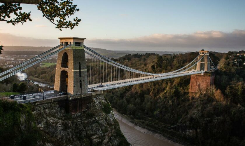 Leichenteile in Koffern gefunden – Polizei in Bristol steht vor Rätsel