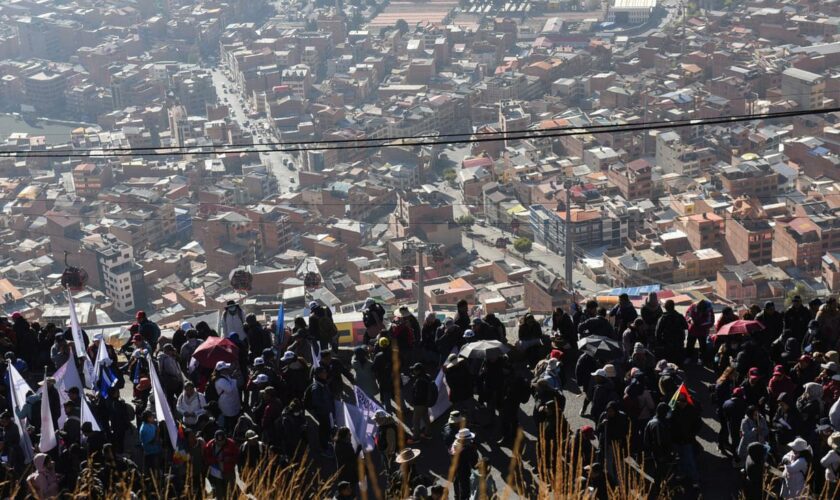 Putschversuch: Tausende Menschen demonstrieren in Bolivien für Demokratie