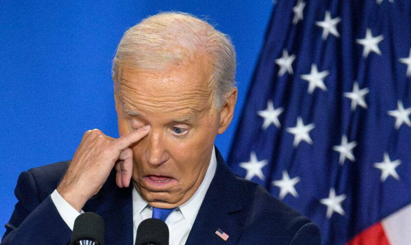 Présidentielle américaine : Joe Biden enchaîne les gaffes et réduit ses chances d’être candidat