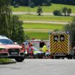 Polizei und Rettungskräfte sind in Albstadt in Baden-Württemberg im Einsatz