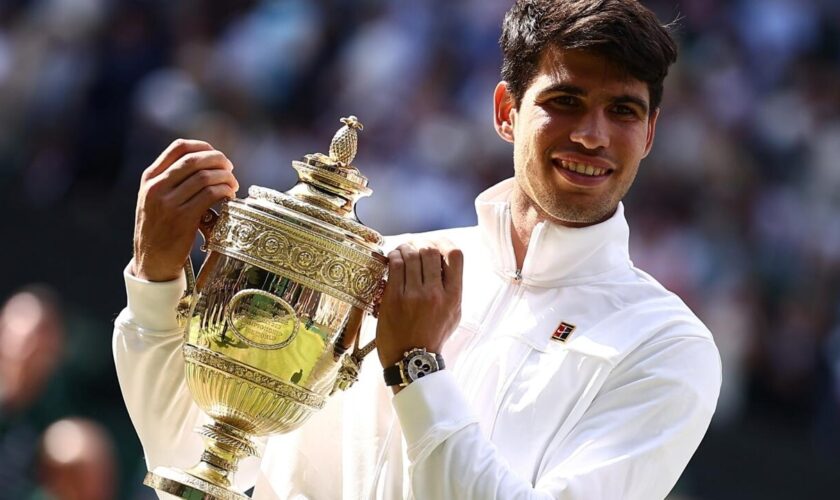 Tennis : Carlos Alcaraz remporte Wimbledon pour la deuxième fois d'affilée