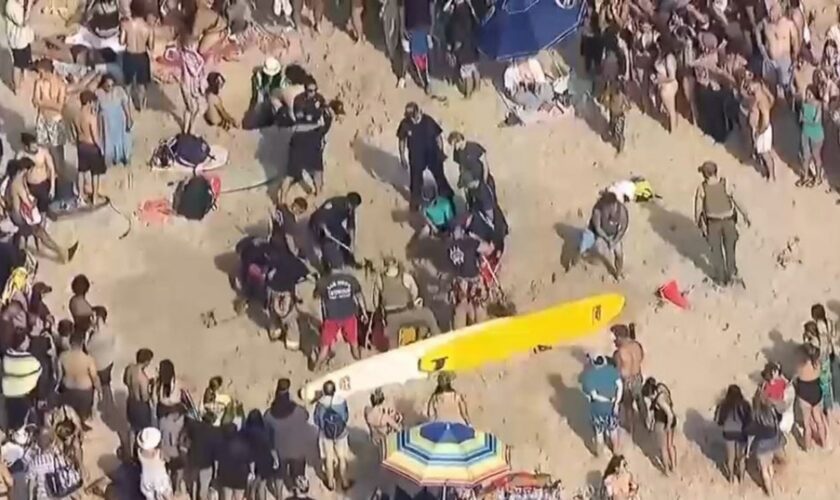 San Diego lifeguards rescue teen girl ‘buried up to neck’ after sand hole collapses at beach