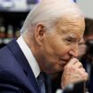 Les appels au retrait de Biden, testé positif au Covid-19, reprennent de plus belle