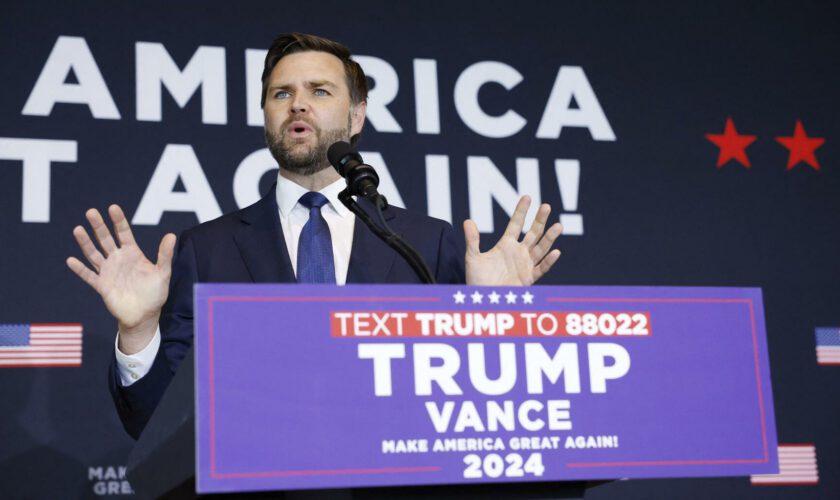 J.D Vance, colistier de Trump, a surtout parlé de sa mère et de sa grand-mère pour son premier discours