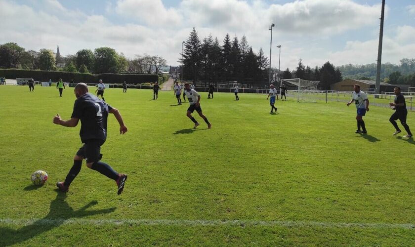 "On est là pour s’amuser" : le football du dimanche avec les vétérans de l’ES Livarotaise