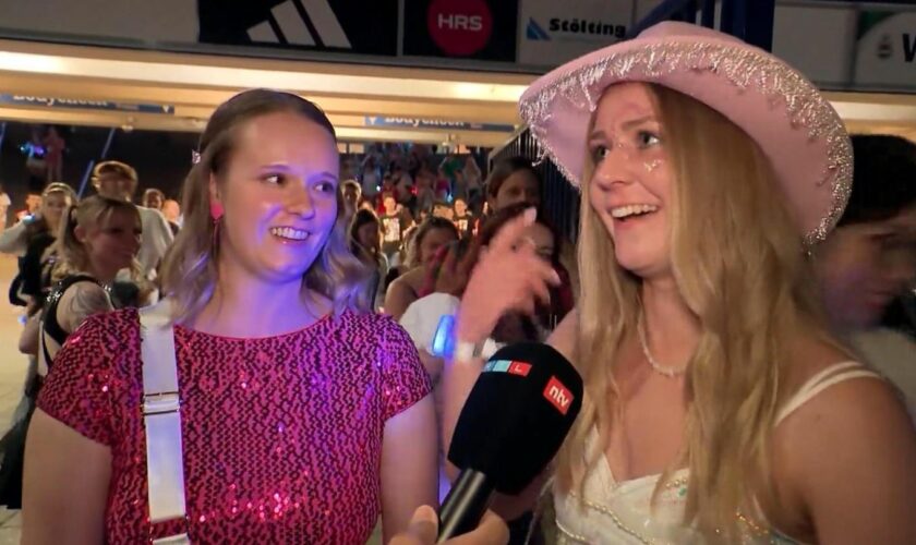 Pop-Konzert: "Reiner Fiebertraum": Fans feiern Taylor Swifts Auftritt in Gelsenkirchen